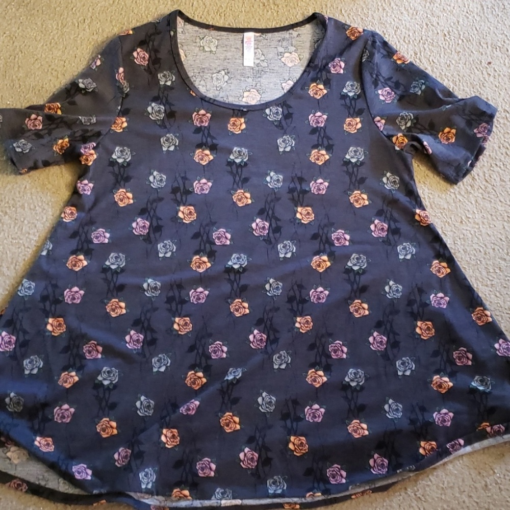 Lularoe L Perfect T
